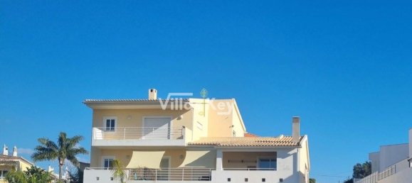 Casa de 4 dormitorios en Portimao, Portugal No. 109288 2