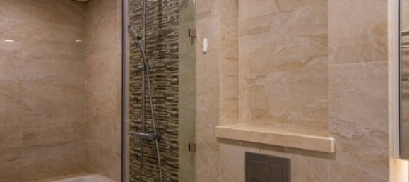 2 rooms Office in District 1, Vietnam No. 17904 20