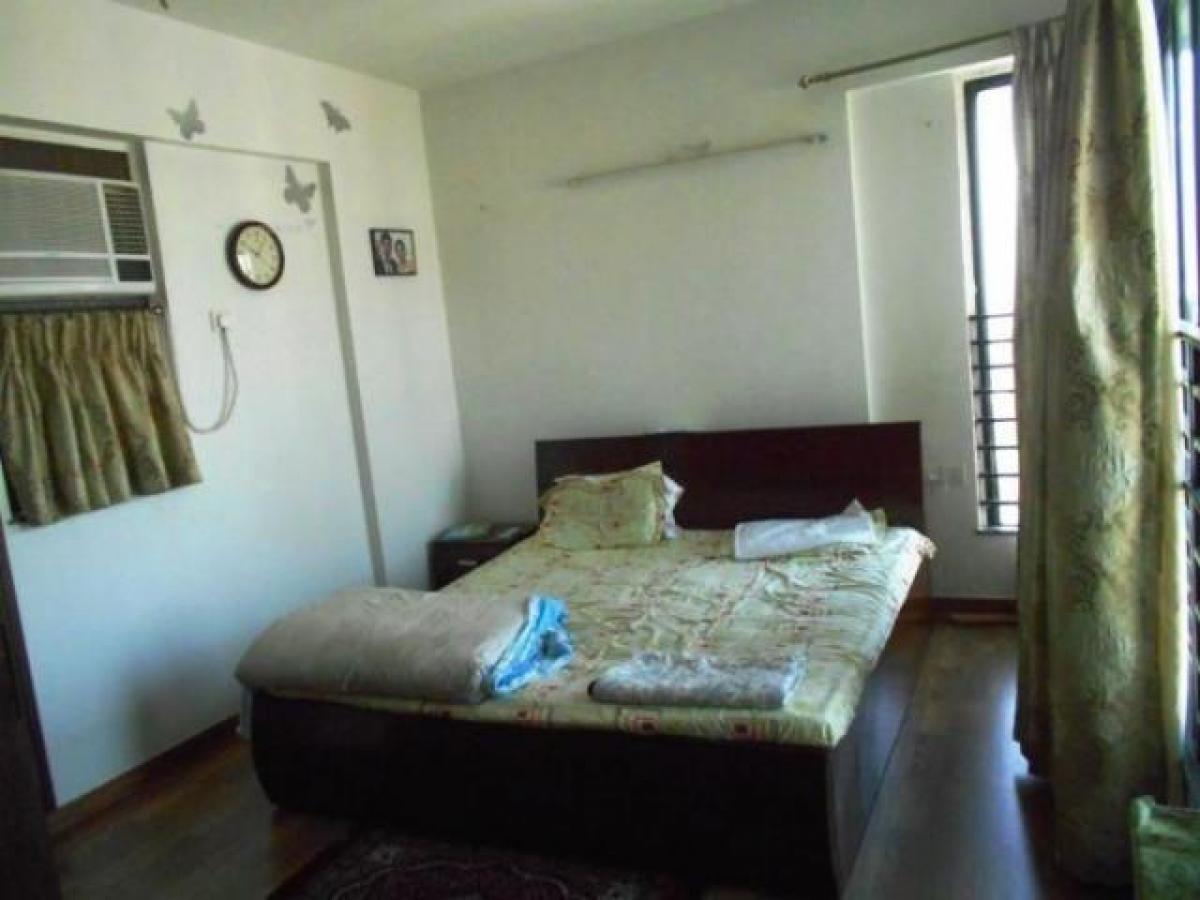 3 bedrooms House in Mumbai, India No. 11245