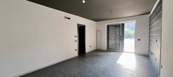 2 Schlafzimmer Wohnung in Marano di Napoli, Italy, Nr. 292862 2