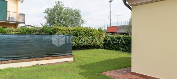 6 rooms Apartment in Torri di Quartesolo, Italy No. 257791 22