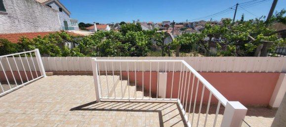 4 bedrooms House in Almada, Portugal No. 141926 2