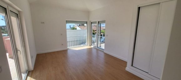 4 bedrooms House in Almada, Portugal No. 141926 20