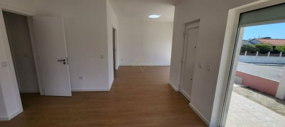 4 bedrooms House in Almada, Portugal No. 141926 17