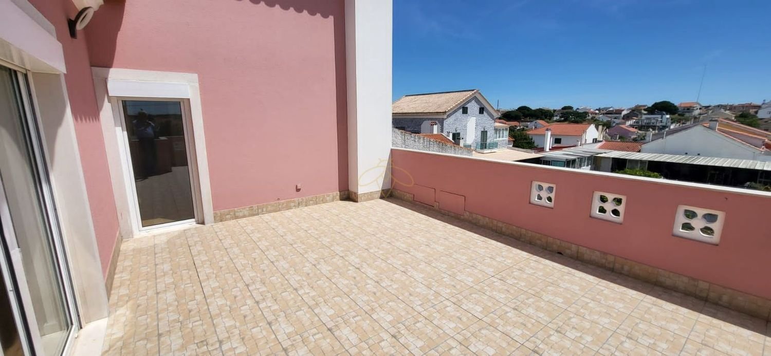4 bedrooms House in Almada, Portugal No. 141926