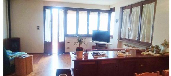 5 rooms Apartment in San Giustino, Italy No. 83627 2