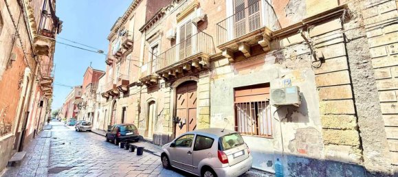 3 bedrooms Apartment in Catania, Italy No. 327708 8