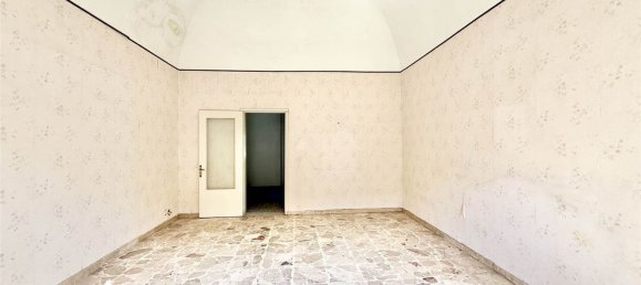 3 bedrooms Apartment in Catania, Italy No. 327708 4