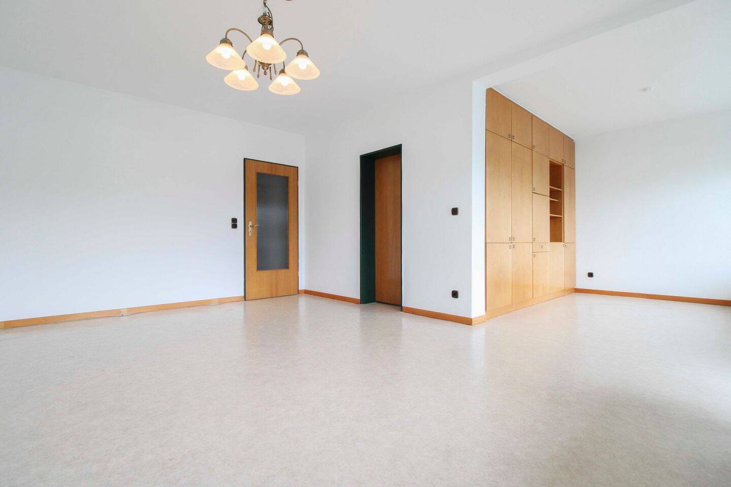 Квартира с 2 спальнями в Веттерау, Германия № 310021