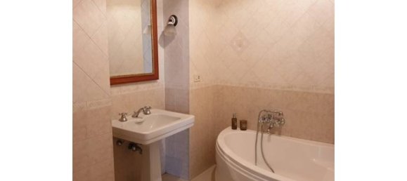 2 bedrooms Apartment in Naples, Italy No. 253794 3