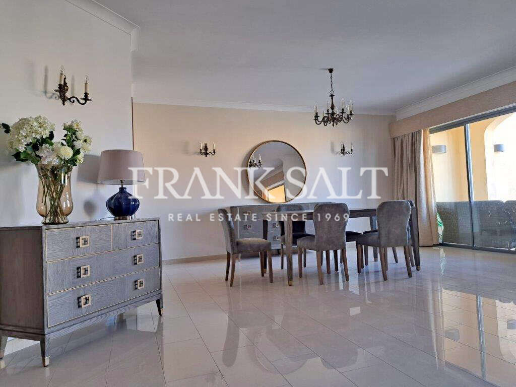 Квартира с 3 спальнями в Сент-Джулианс, Мальта № 8035