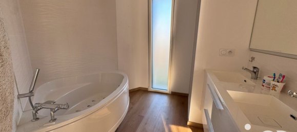 3 bedrooms House in Saint-Denis-la-Chevasse, France No. 97825 20