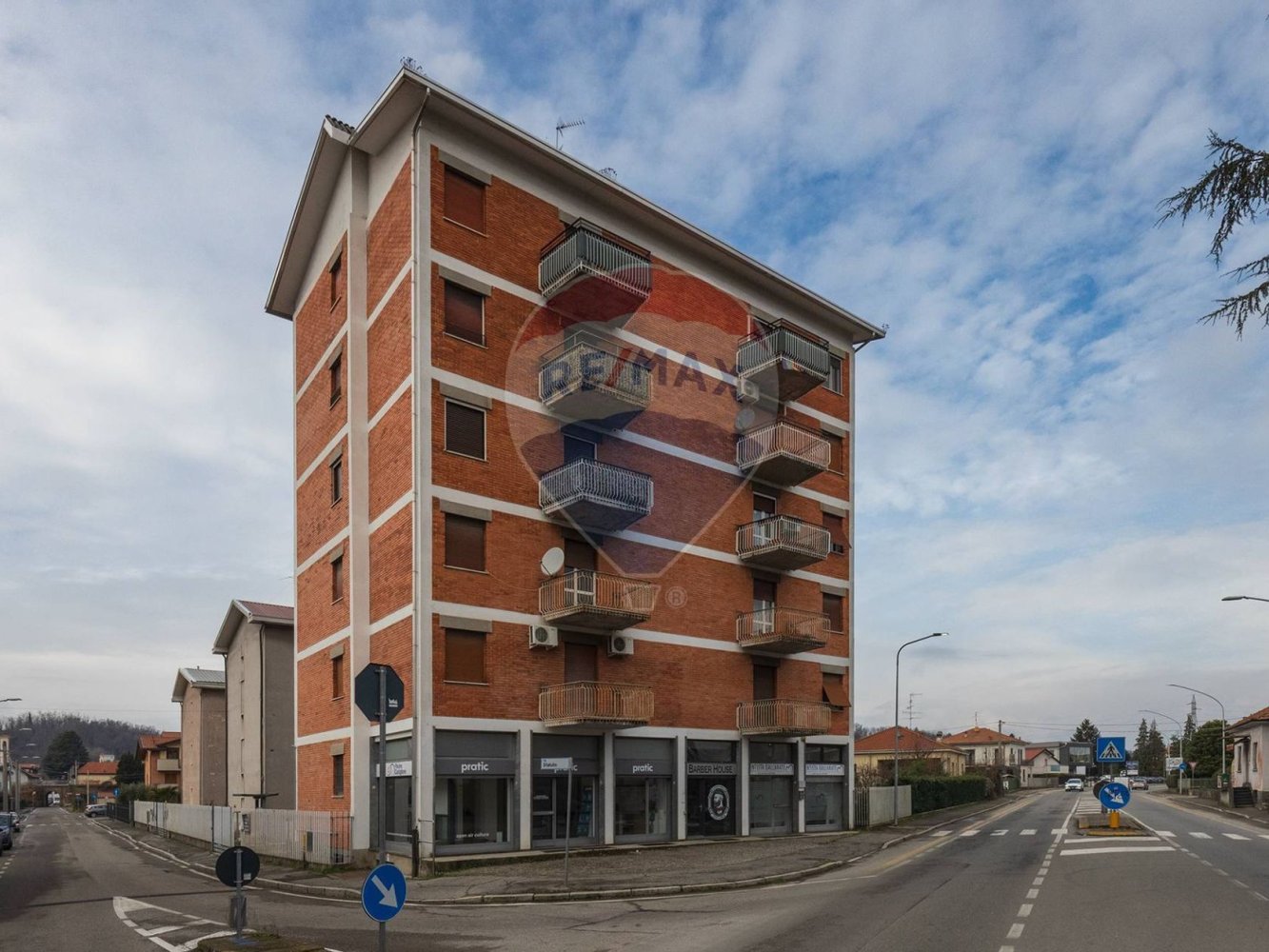 2 bedrooms Apartment in Gallarate, Italy No. 88858