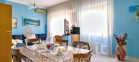 Квартира с 2 спальнями в Таранто, Италия № 297895 11