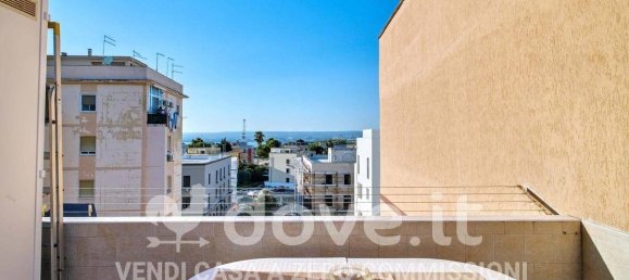 Квартира с 2 спальнями в Таранто, Италия № 297895 35