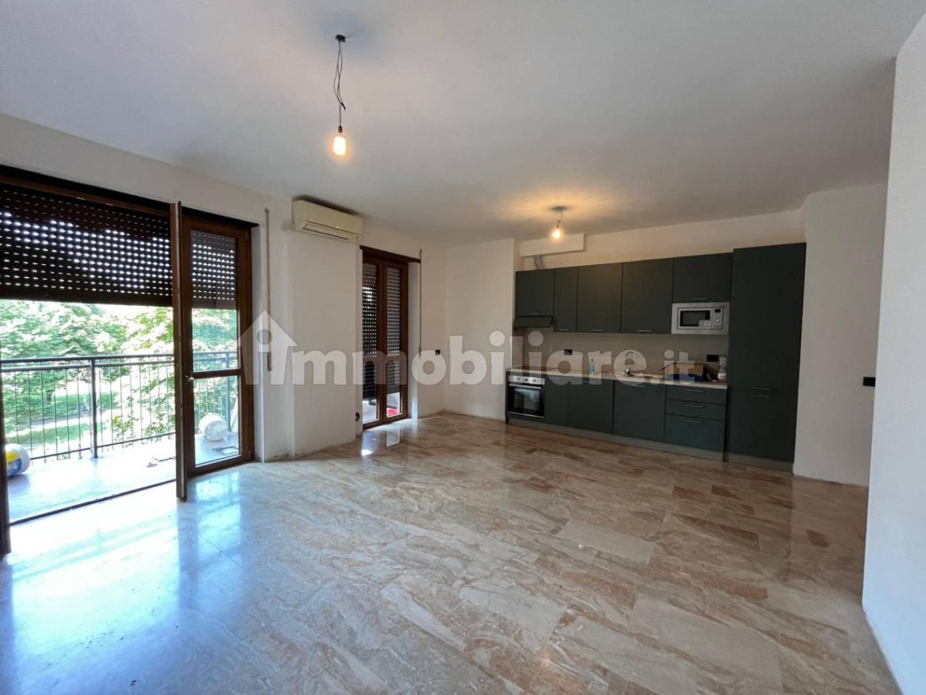 2 bedrooms Apartment in Milan, Italy No. 243876