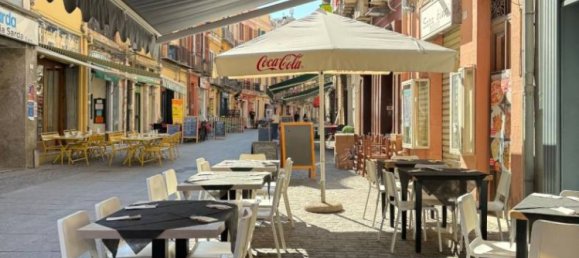 2 rooms Commercial property in Cagliari, Italy No. 305425 2