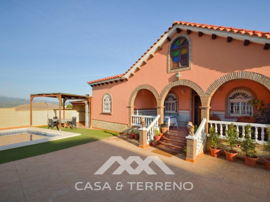 398m² Commercial property in Vinuela, Spain No. 245021