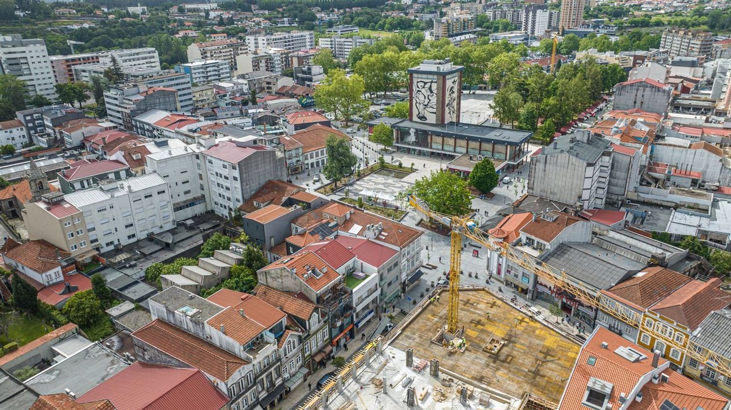 139m² Commercial property in Vila Nova de Famalicao, Portugal No. 35801