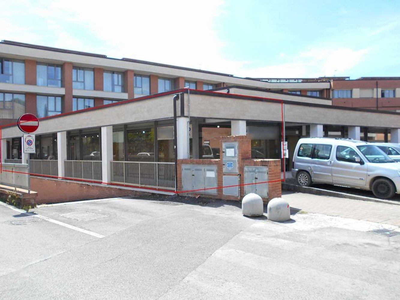 Gewerbliche Immobilie in Siena, Italy 173m², Nr. 49679