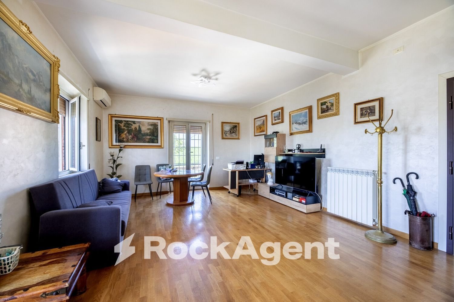 3 bedrooms Apartment in Rome, Italy No. 313745