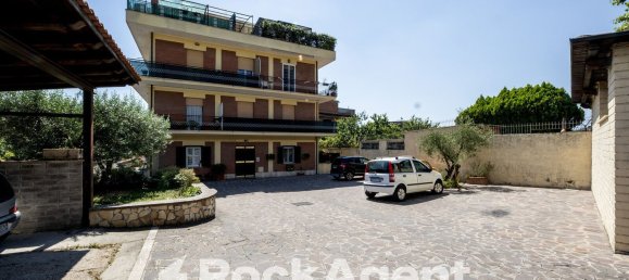 3 bedrooms Apartment in Rome, Italy No. 313745 22