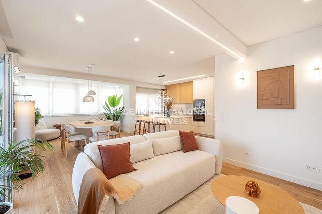 3 bedrooms Apartment in Cascais, Portugal No. 238294