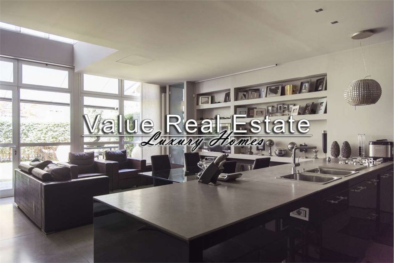 3 rooms Apartment in Milan, Italy No. 247666