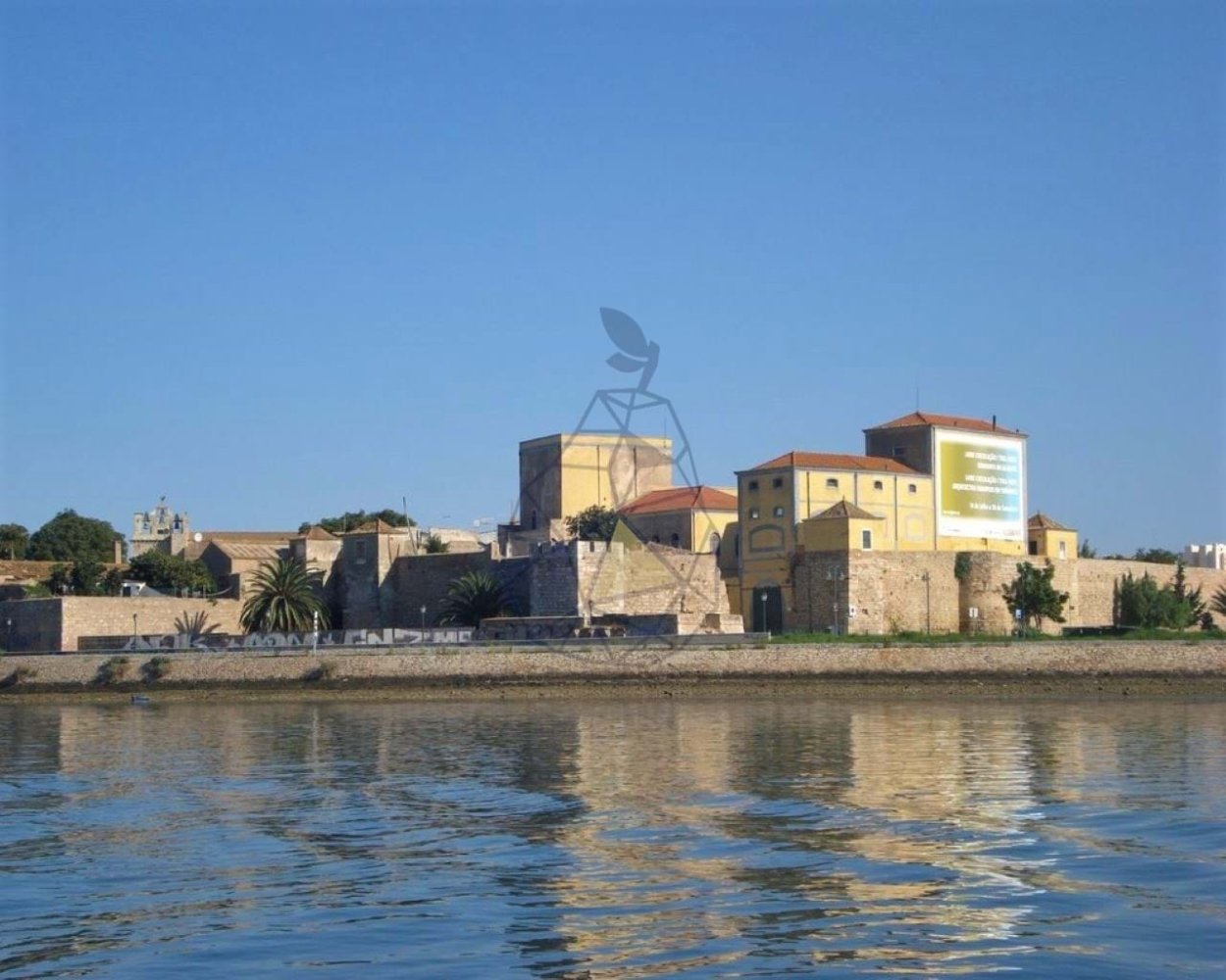  Land in Faro, Portugal No. 143592