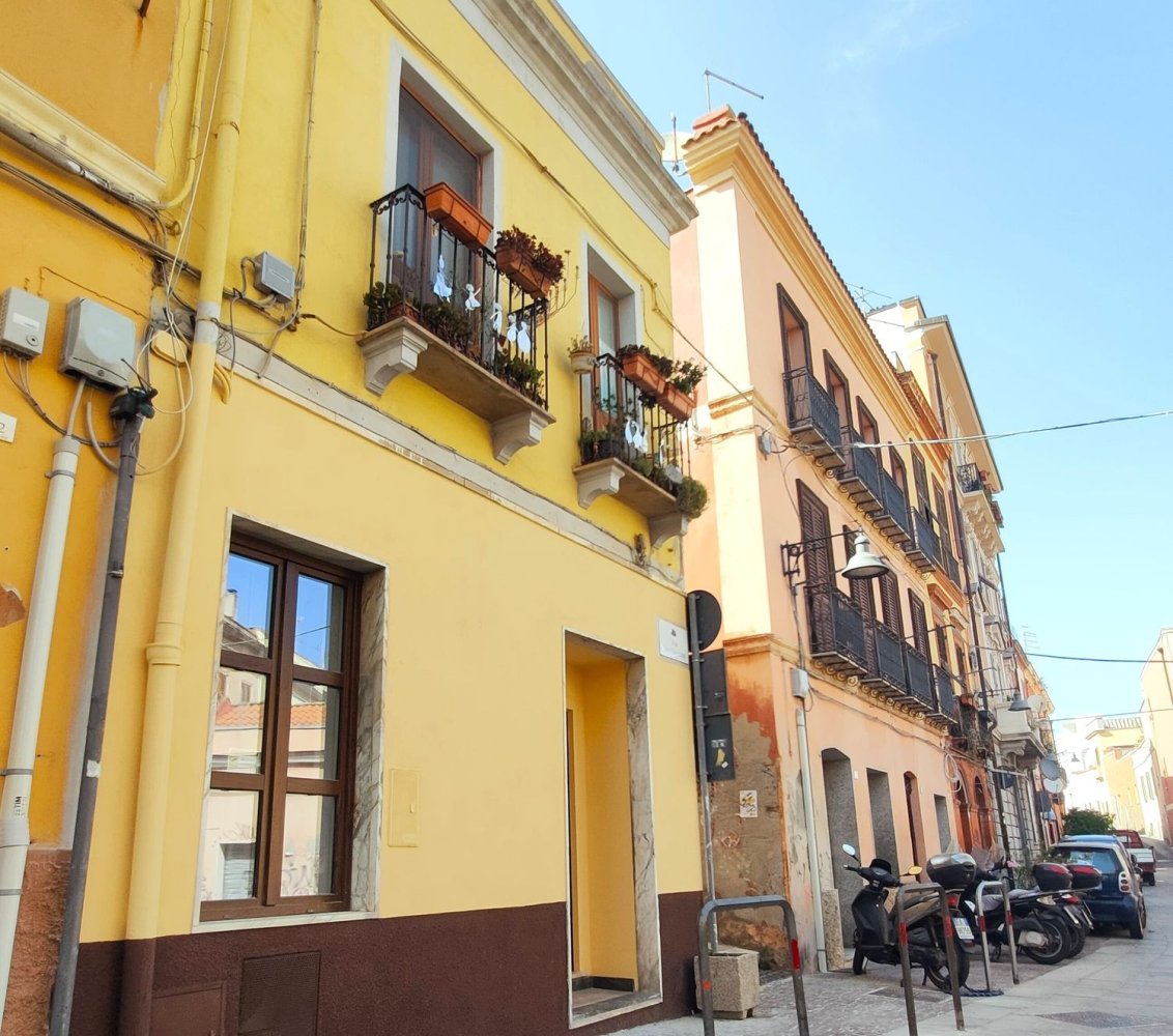 Apartamento de 3 divisões em Cagliari, Italy N.º 50737