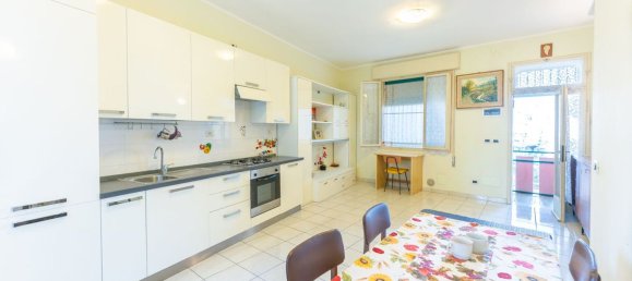 3 rooms Apartment in Comacchio, Italy No. 267993 4