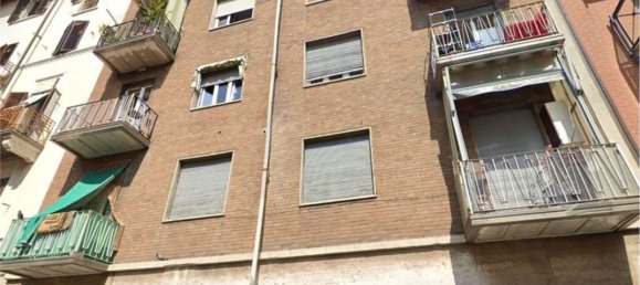 3 bedrooms Apartment in Turin, Italy No. 379356 9