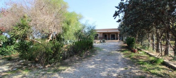 Вилла с 6 спальнями в Санта Кроче Камерина, Италия № 360802 2