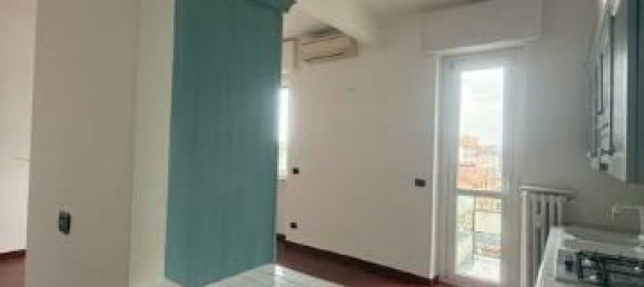 Квартира с 2 комнатами в Монца, Италия № 38136 13