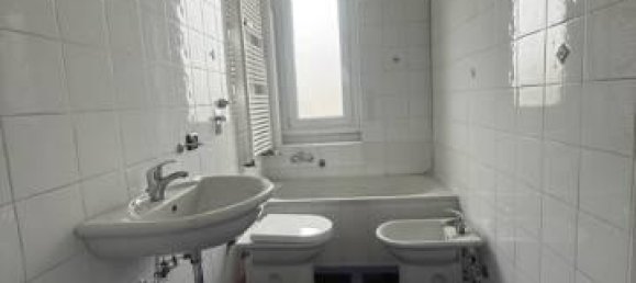 Квартира с 2 комнатами в Монца, Италия № 38136 9