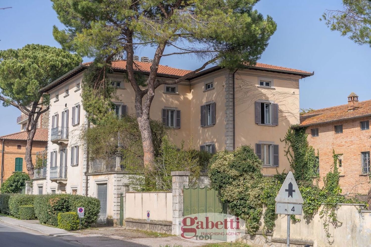 25 rooms Villa in Marsciano, Italy No. 230422