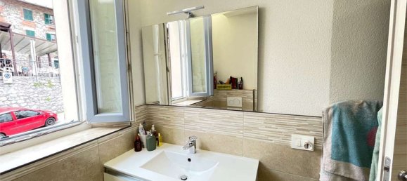 Apartamento de 2 dormitorios en Orino, Italy No. 359544 9