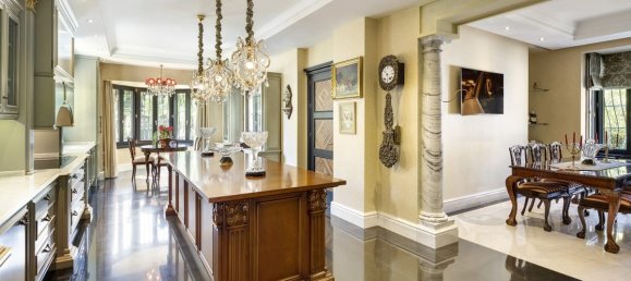 7 bedrooms Villa in Marbella, Spain No. 99901 13