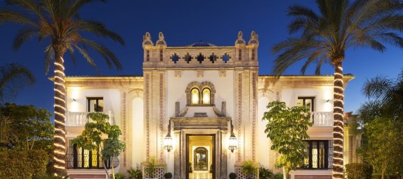 7 bedrooms Villa in Marbella, Spain No. 99901 3