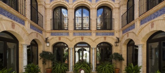 7 bedrooms Villa in Marbella, Spain No. 99901 6