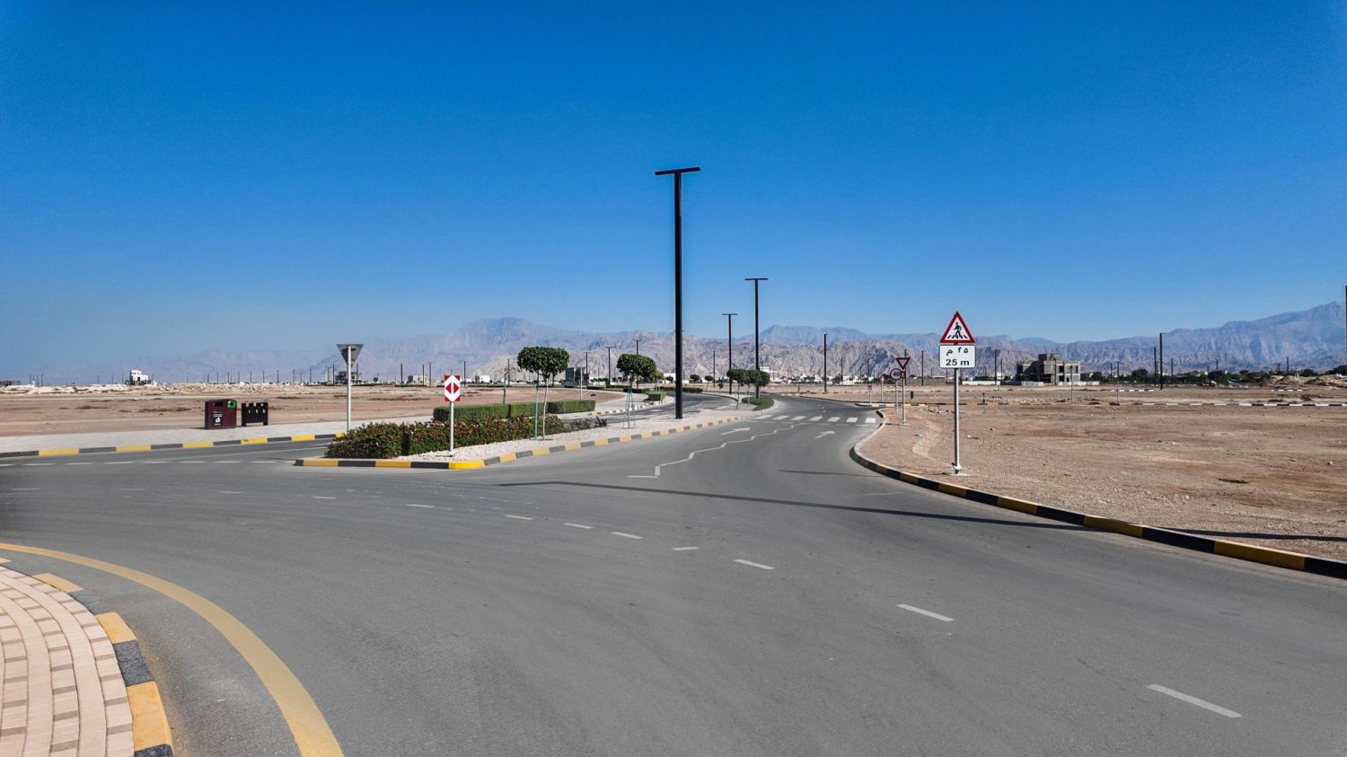 Terreno em Al Mairid, UAE 929 m² N.º 106706