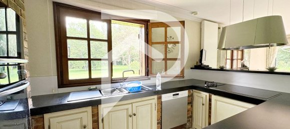 5 bedrooms House in La Vendue-Mignot, France No. 64679 9