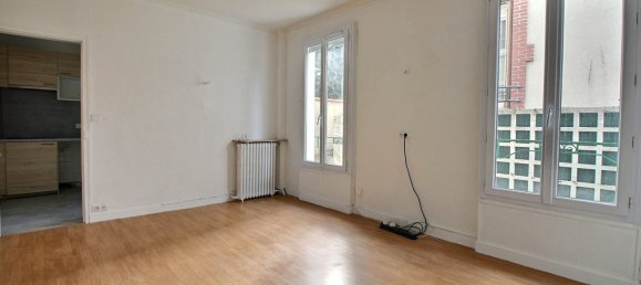 2 bedrooms House in Colombes, France No. 151367 4