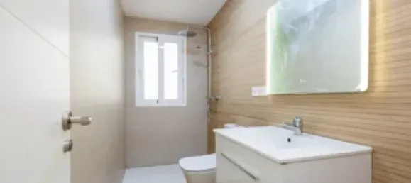 Apartamento de 3 dormitorios en Granada, Spain No. 176354 4