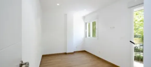 Apartamento de 3 dormitorios en Granada, Spain No. 176354 16