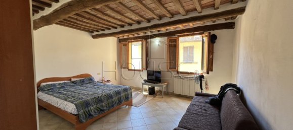 3 rooms Apartment in Sansepolcro, Italy No. 151904 6