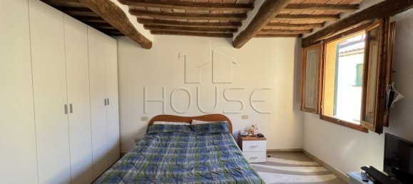 3 rooms Apartment in Sansepolcro, Italy No. 151904 5