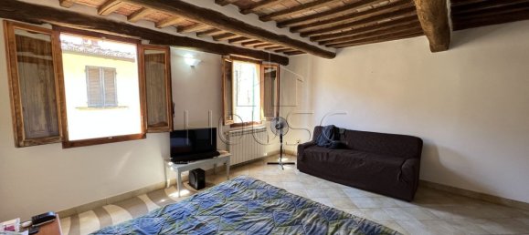 3 rooms Apartment in Sansepolcro, Italy No. 151904 3