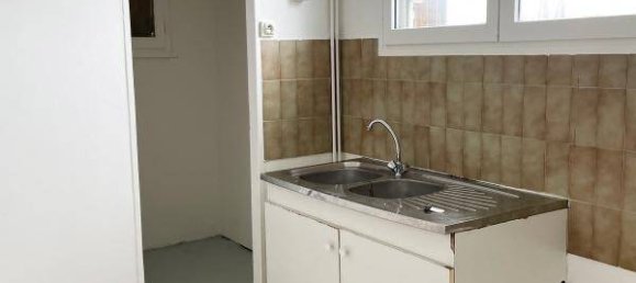 1 bedroom Apartment in Blois, France No. 72805 2