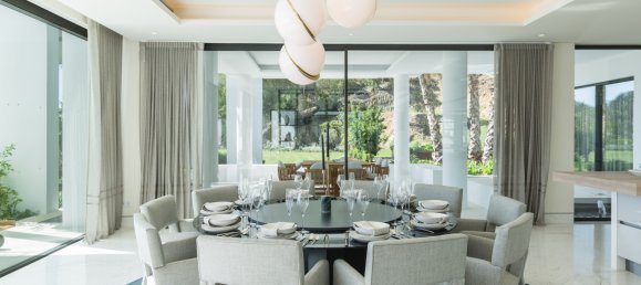 6 bedrooms Villa in Benahavis, Spain No. 610 5